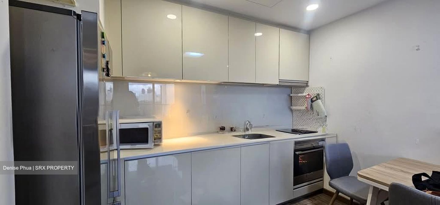 Lakeville (D22), Condominium #572655061